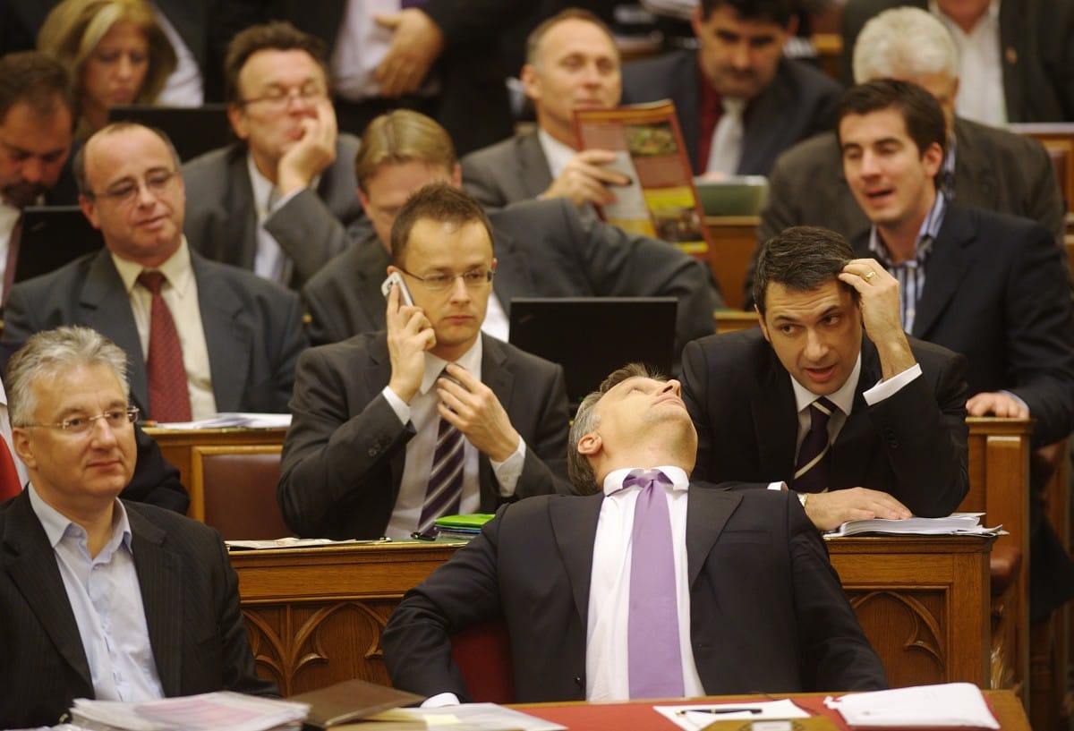 Lázár ellenében is védik kiváltságaikat a fideszes képviselők
