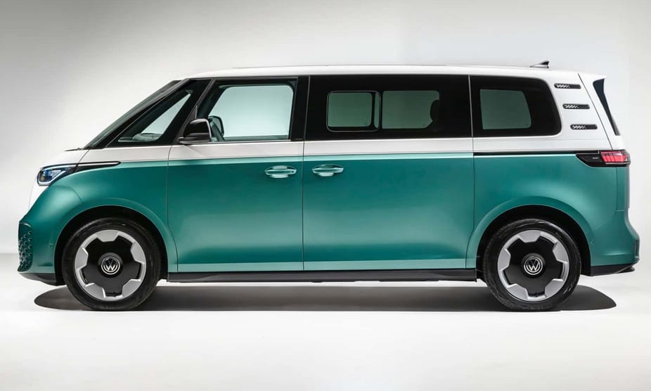 Itt a 7 személyes új elektromos VW, a nyújtott ID. Buzz