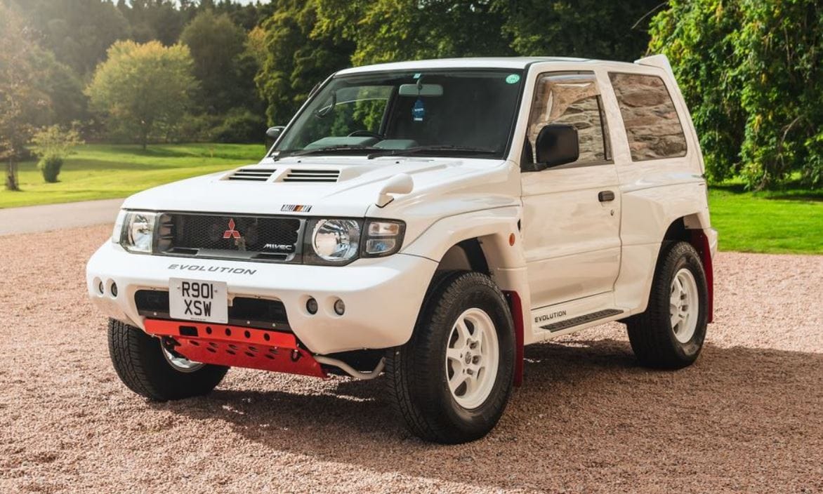 A Mitsubishi nagy korszakának autója egy ilyen eladó Pajero Evolution
