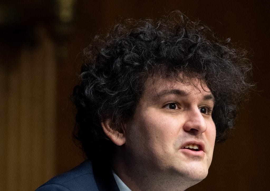 Egymillió ember futhat a pénze után a világ legnagyobb kriptotőzsdének a csődje miatt