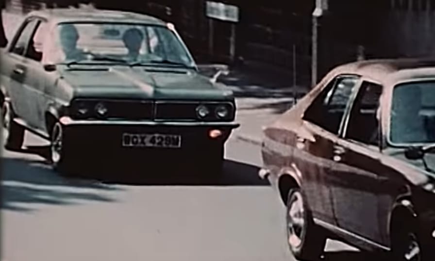 Belső használatra szánt CIA-videó az autós követésről és megfigyelésről