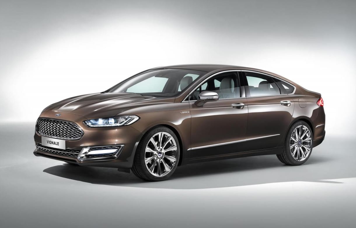 Így lesz egy Ford Mondeóból luxus limuzin
