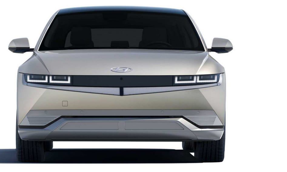 Szemrevalóan sarkos külsővel érkezett meg a Hyundai ígéretes új villanyautója