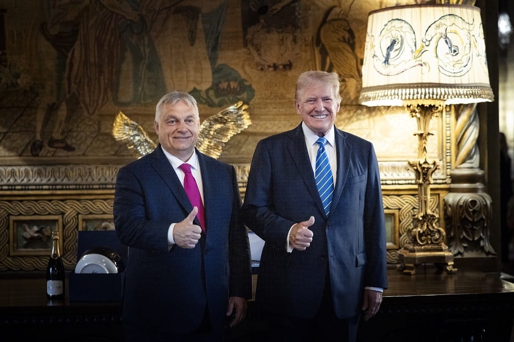 Akciófilmre hajazó videóban mutatja be Orbán világkörüli útját