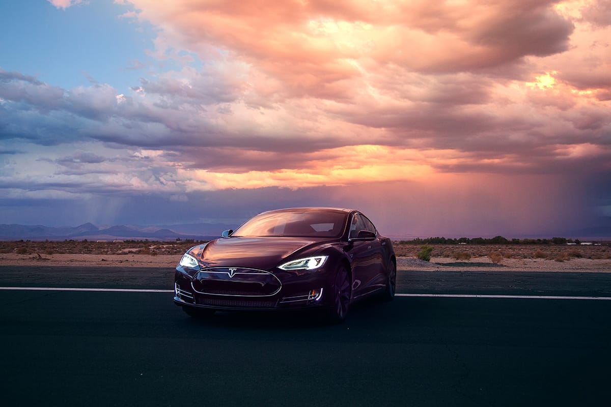 3,2 mp alatt gyorsul 100-ra az új Tesla szuperautó