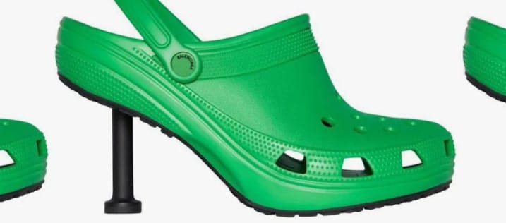A tűsarkú Crocs papucs nem viccel