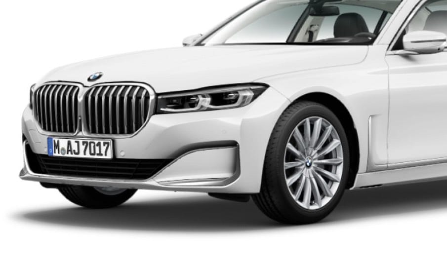 Íme teljes pompájában az új 7-es BMW