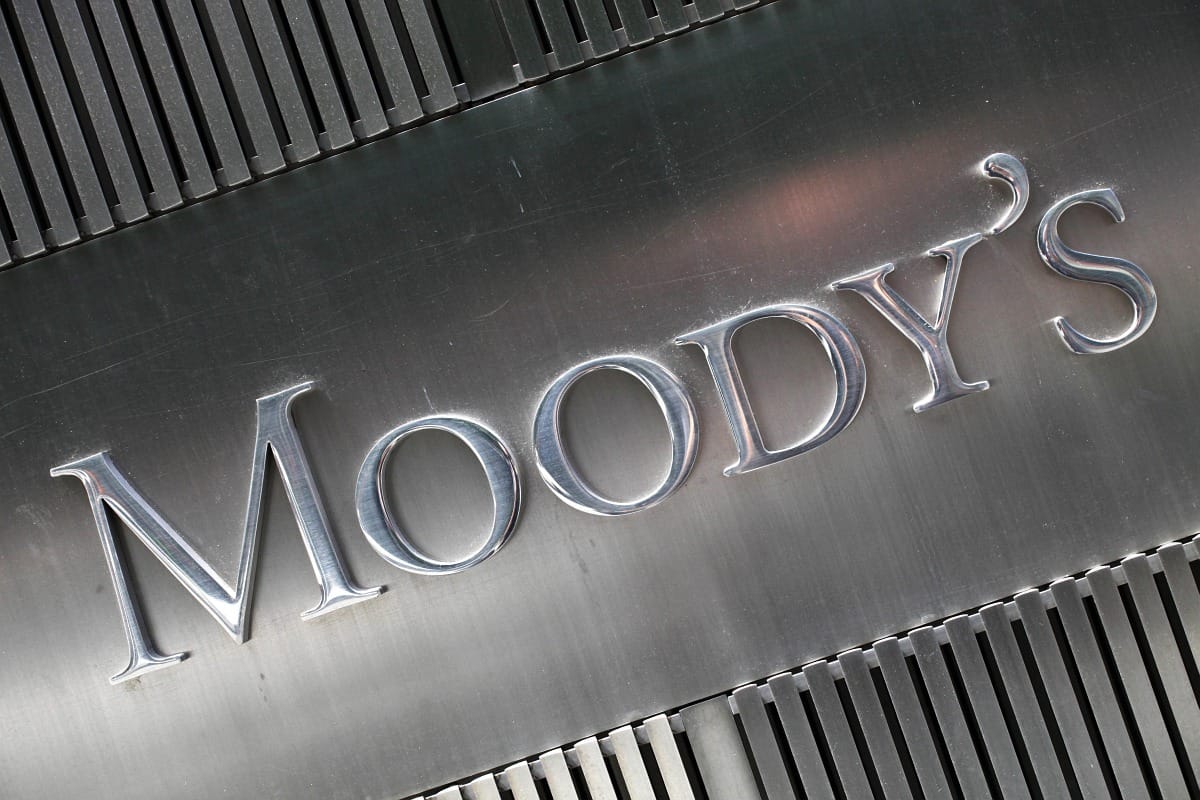 Öt magyar bankot minősített le a Moody's