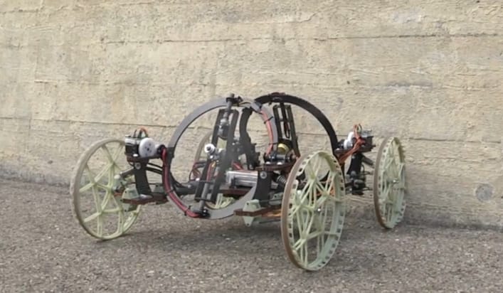 Videó: itt a pókember-robot