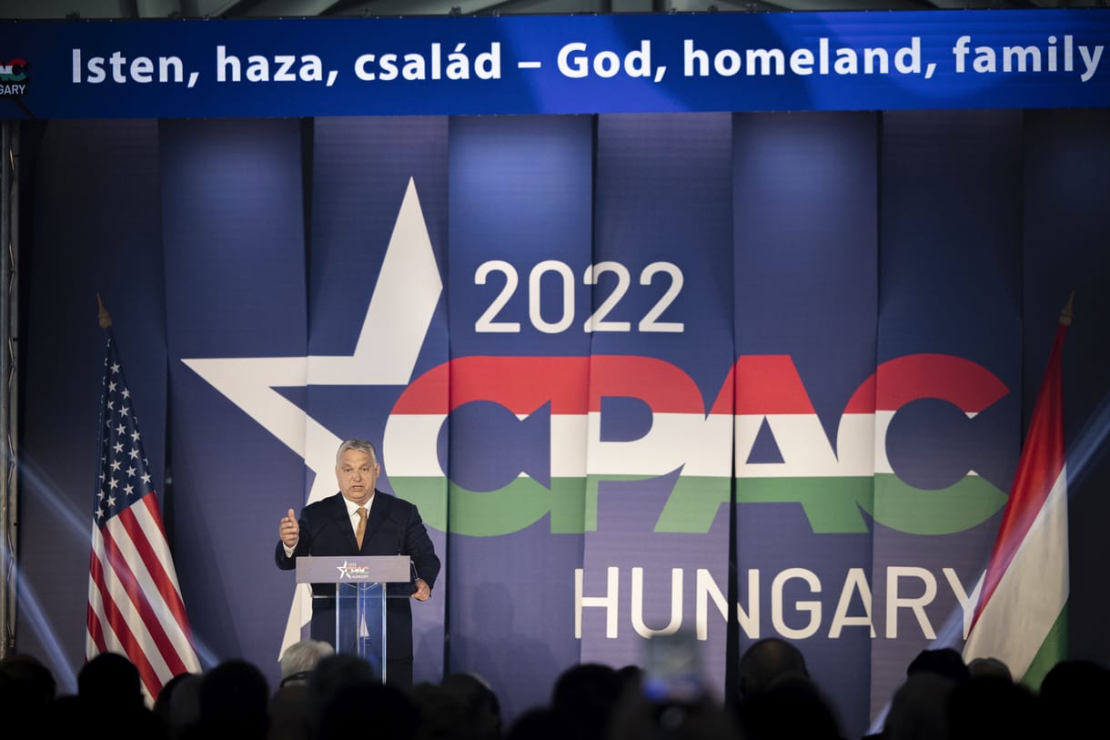 Le Nouvel Observateur: Orbán a globális szélsőjobb új messiása?