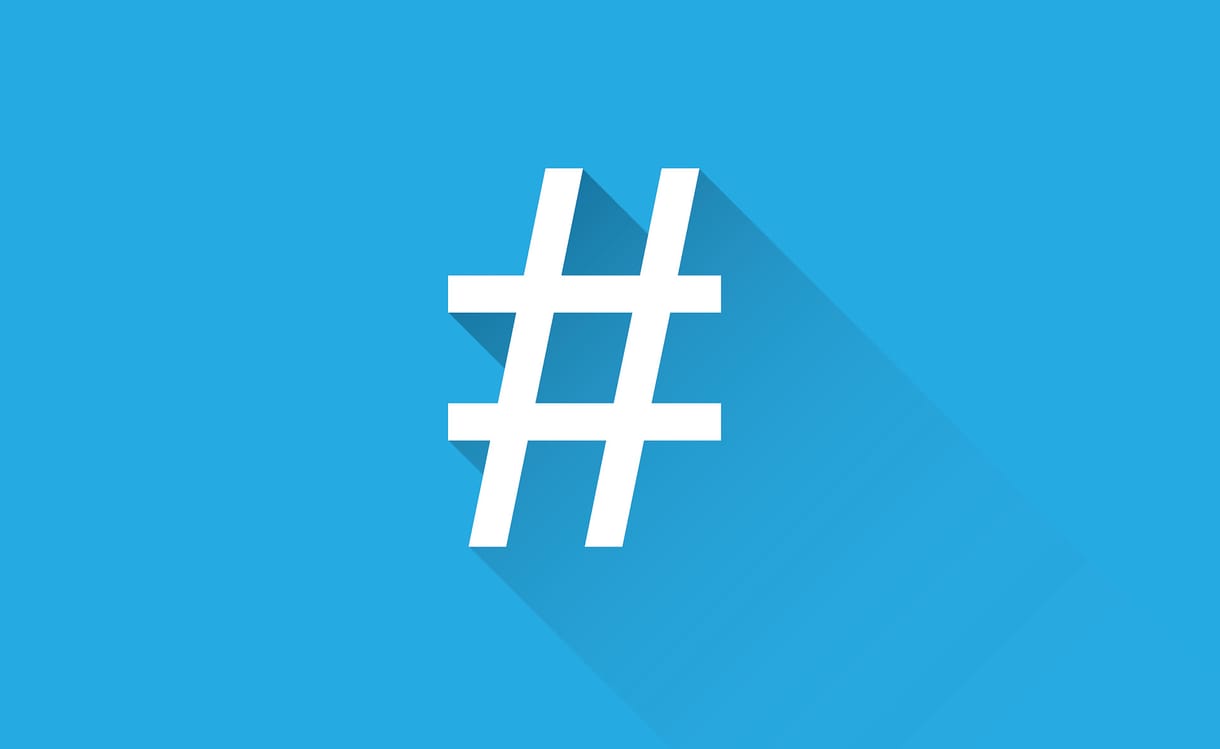 #istenéltessen - Ma 12 éves a hashtag