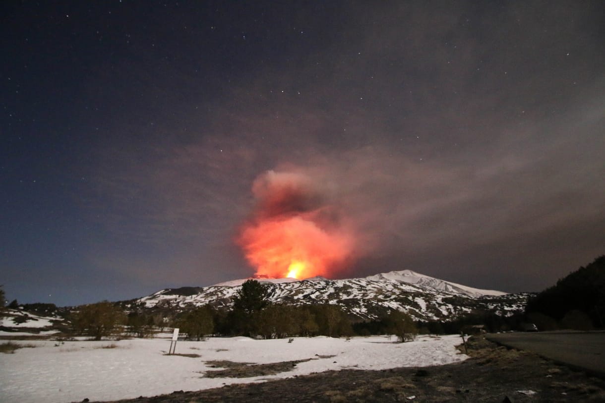 Csaknem megölt az Etna egy forgatócsoportot