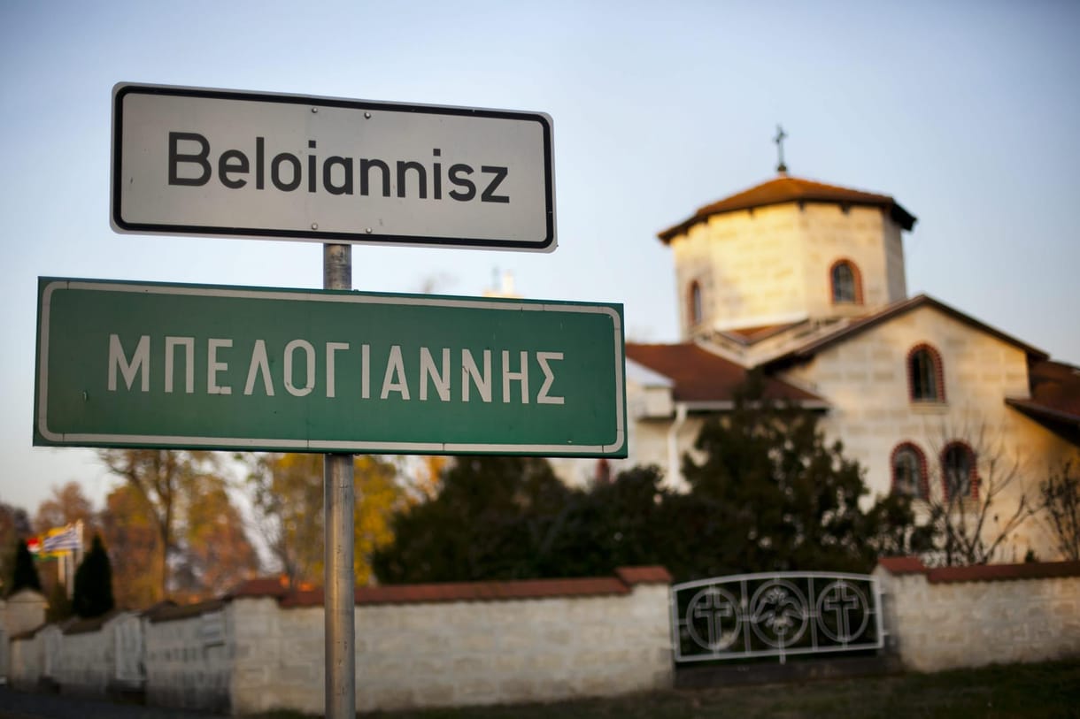 20. századi görög dráma, aminek a szálai Magyarországra vezetnek 