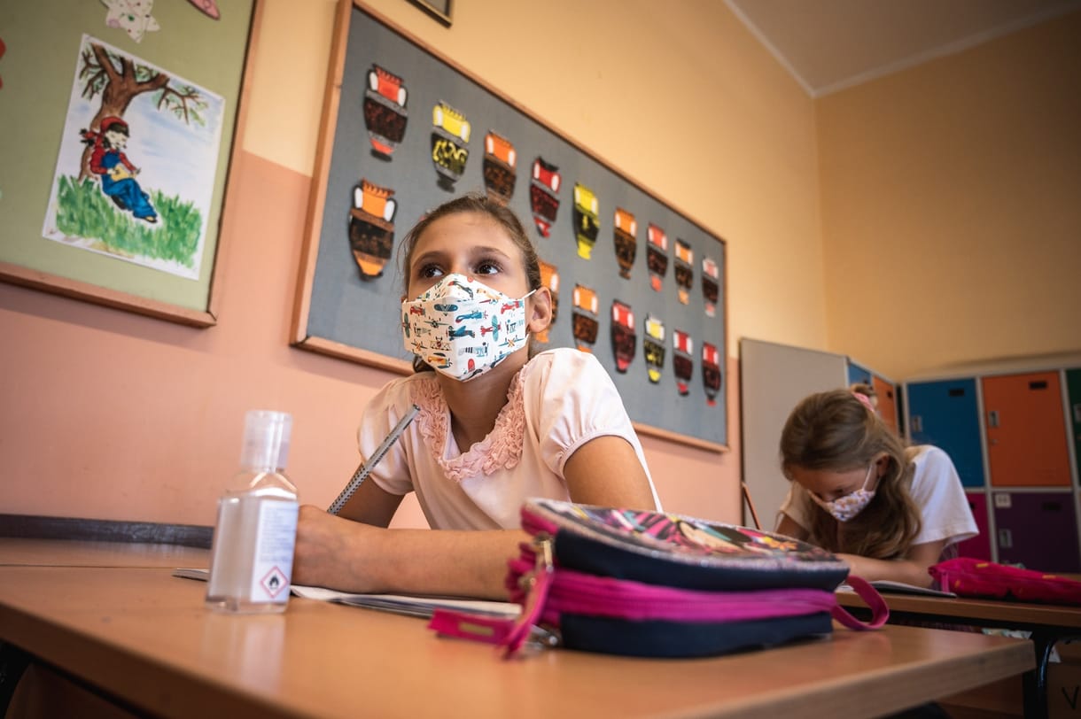 Havi plusz százezerrel lehetne felzárkóztatni a pedagógusok bérét