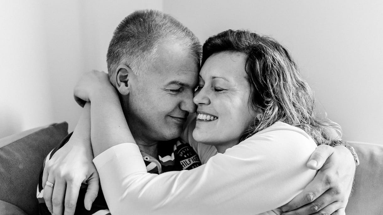 Átnéztek 212 tanulmányt, és kiderült: az ölelés a fájdalom, a szorongás és a depresszió ellen is jó