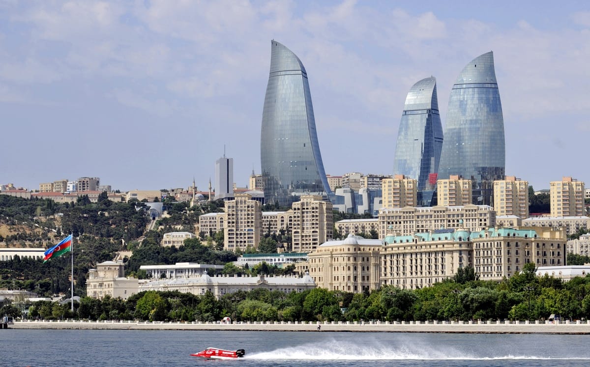 Nyíregyházára is gurulhattak dollárok azeri offshore cégektől
