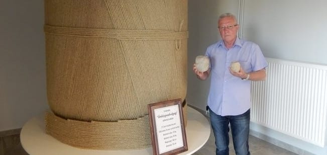Elefánt méretű gombolyaggal ünneplik a kendergyártást Nagylakon – fotó
