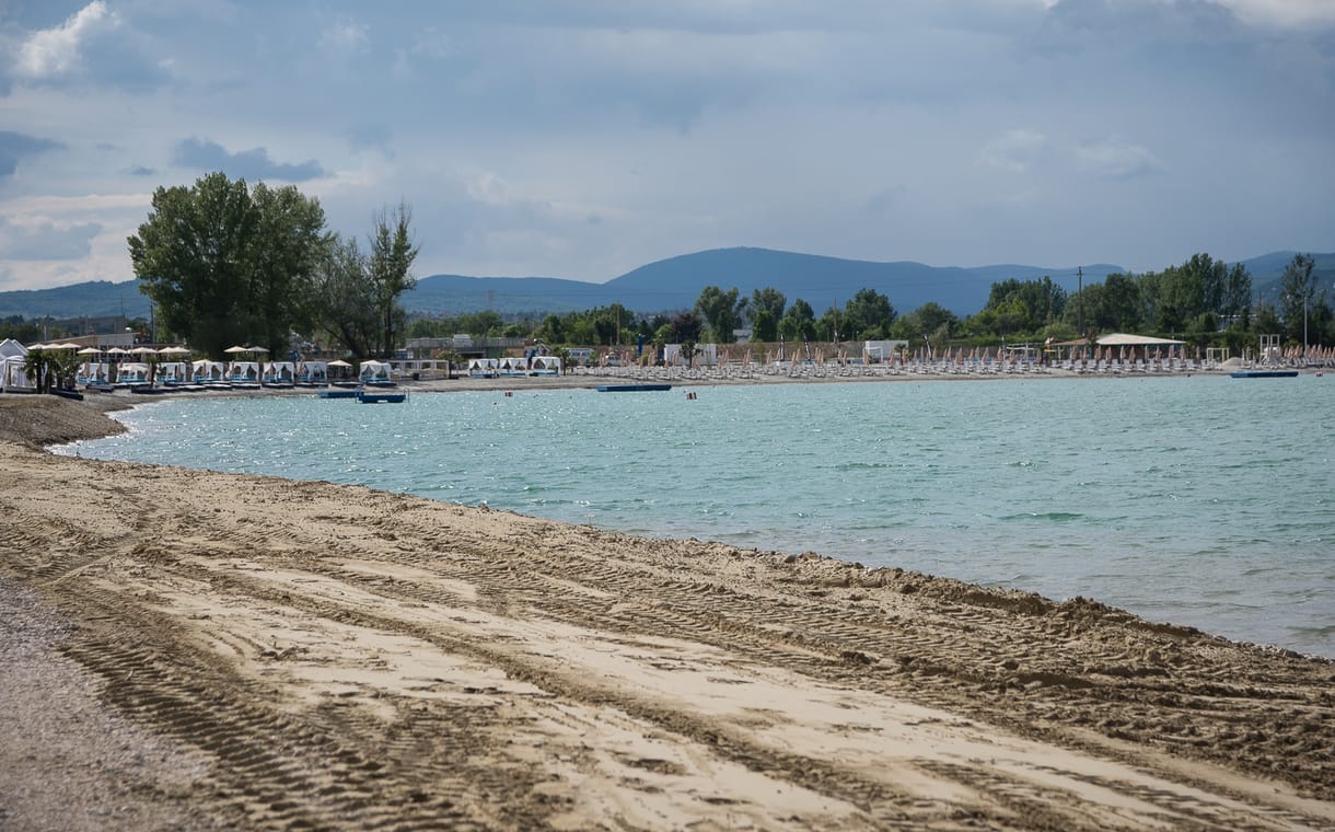 1200 férőhelyes parkolót építenek a Lupa-tó mellé
