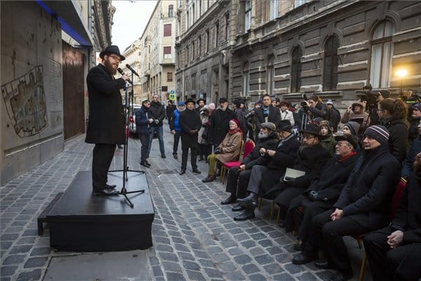 A budapesti gettó felszabadítására emlékeztek a Dohány utcában