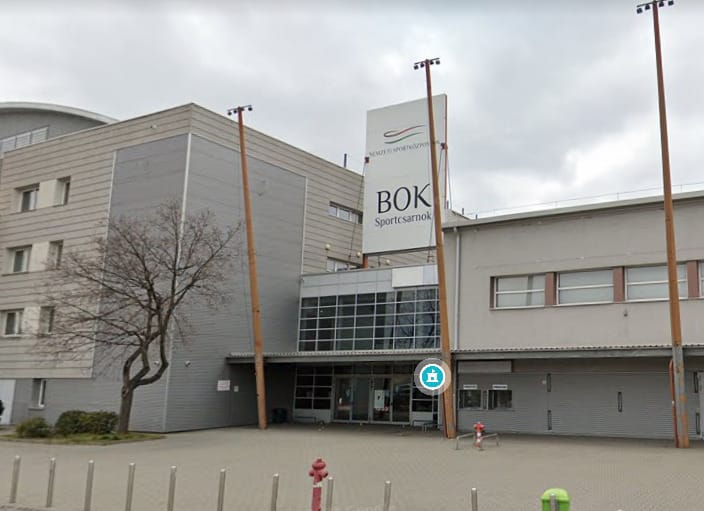 Így néz ki az élet a menekültek új budapesti fogadóközpontjában, a BOK-csarnokban