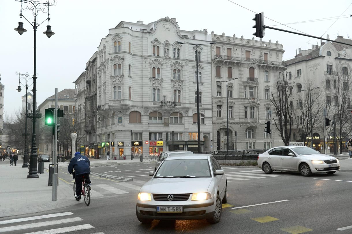 Már használhatják az autósok az Erzsébet híd pesti felhajtóját - fotók