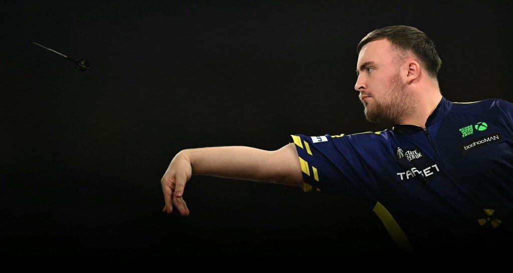 Luke Littler megismételte a legendás Phil Taylor bravúrját, összejött az álomdöntő a darts-vb-n