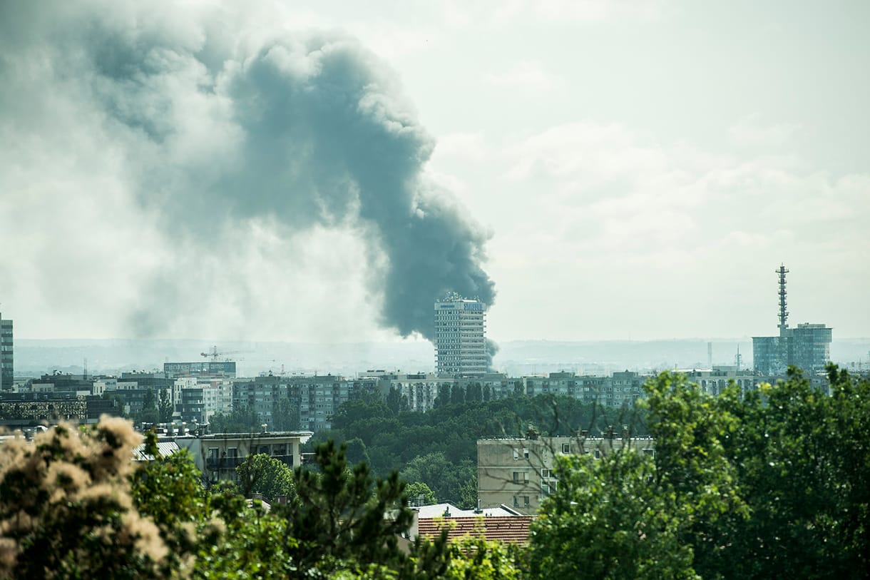 Eloltották a budapesti raktártüzet - fotók