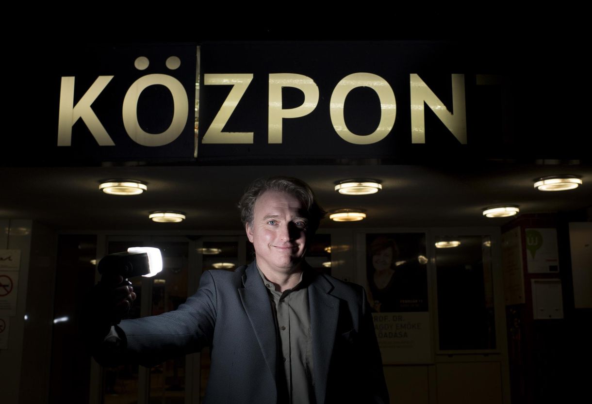 Az én hetem: Lackfi János és az ismeretlen spermadonor szobra
