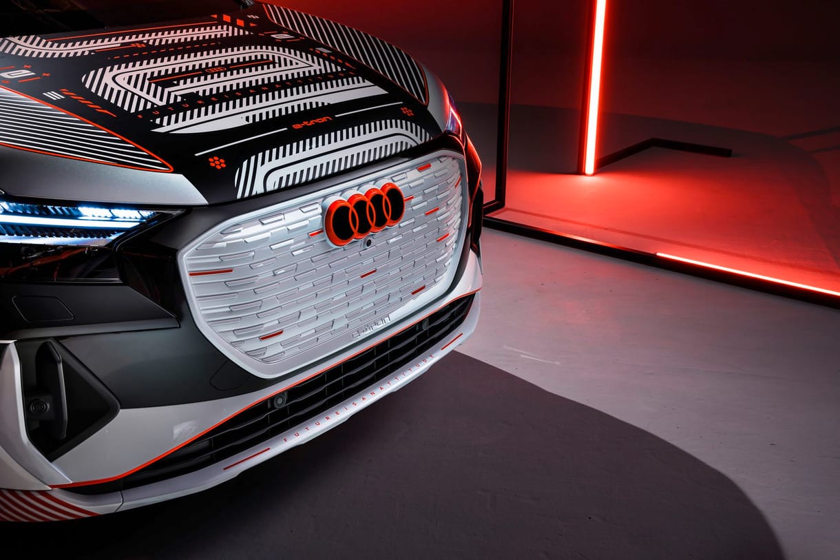 Hamarosan itt az Audi Q4 e-tron és a sportosabb változata is