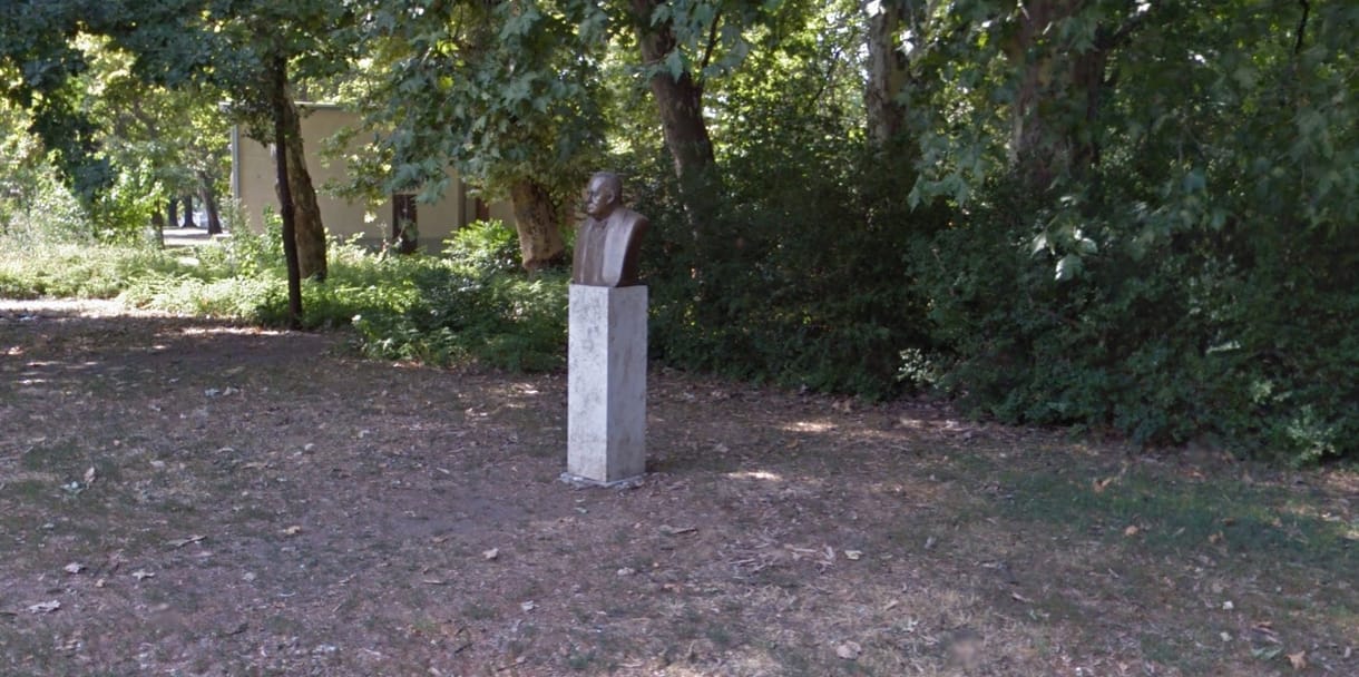 Megrongálták Churchill budapesti szobrát