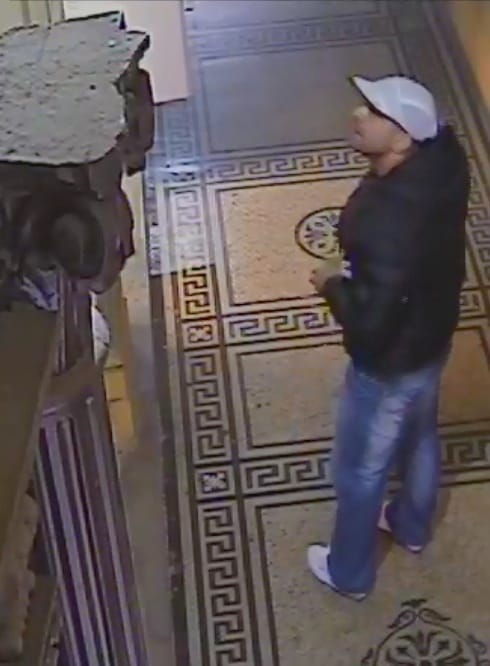 Ezt a terézvárosi besurranót keresi a rendőrség