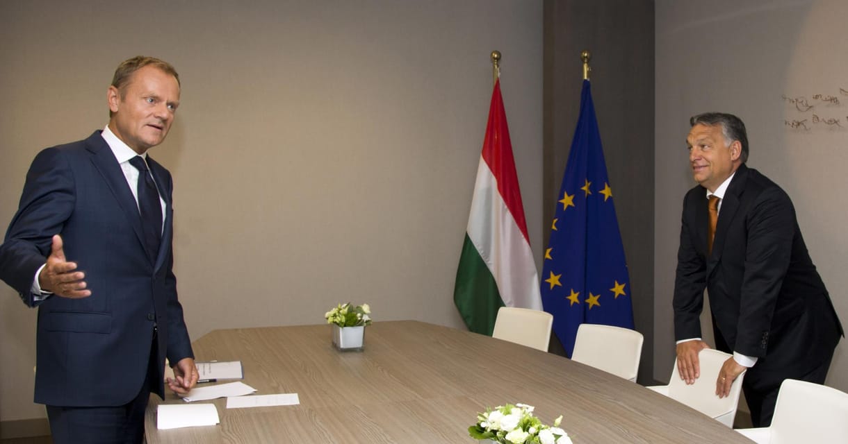 Kurier: Orbán és Tusk párbajában valakinek győznie kell 