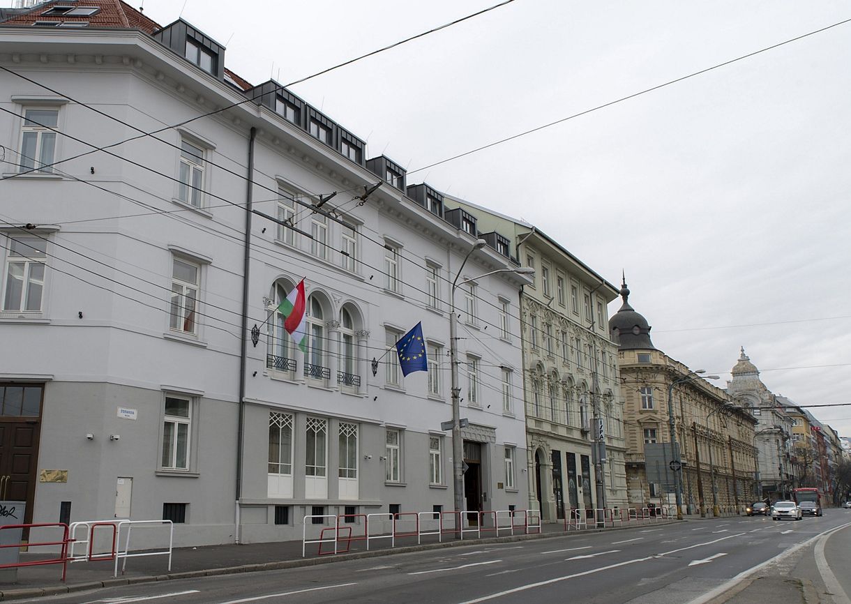 Teljes komplexumot kapott a magyar nagykövetség Pozsonyban