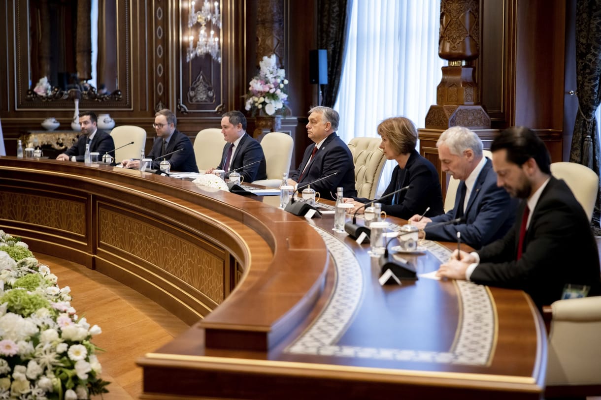 A gázról is tárgyal Orbán Üzbegisztánban