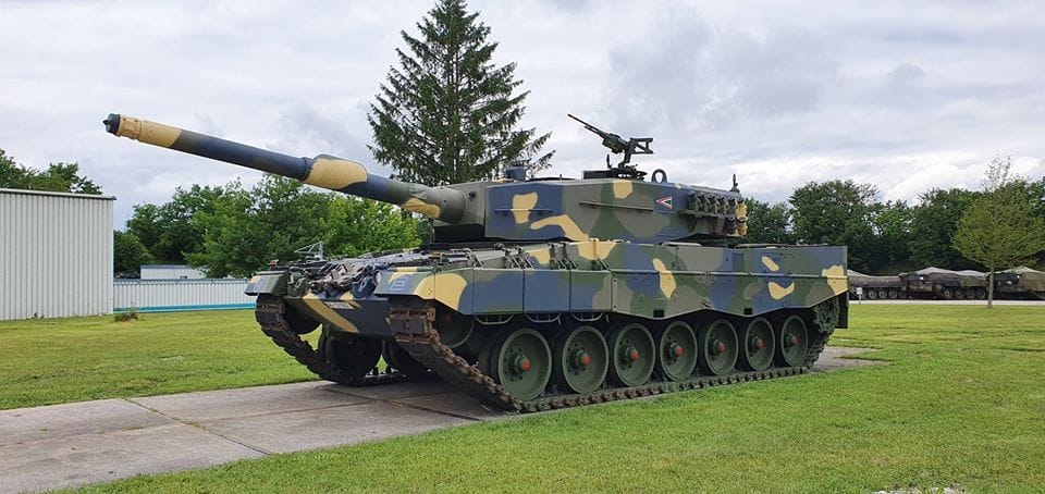 A spanyol miniszterelnök tízre kerekítette a korábban Ukrajnának ígért hat Leopard harckocsit