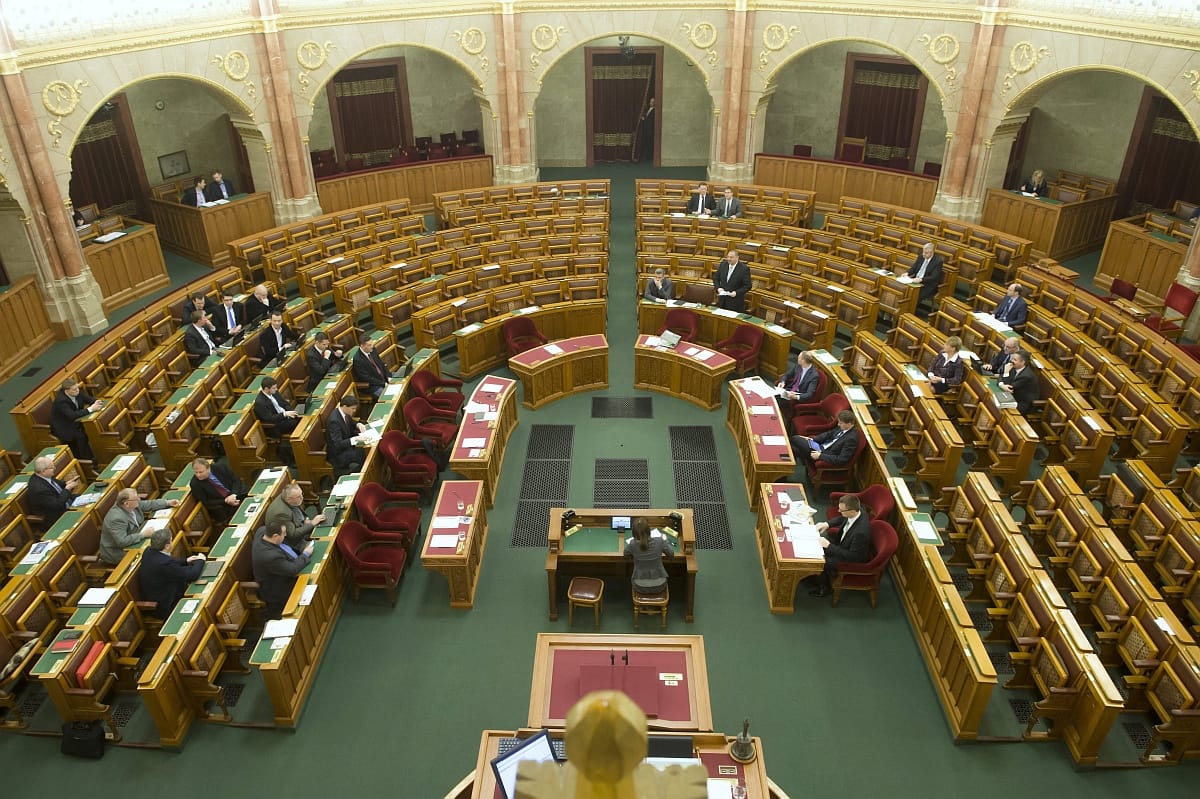 Jön az alkotmányellenes MNB-törvénymódosítás módosítása