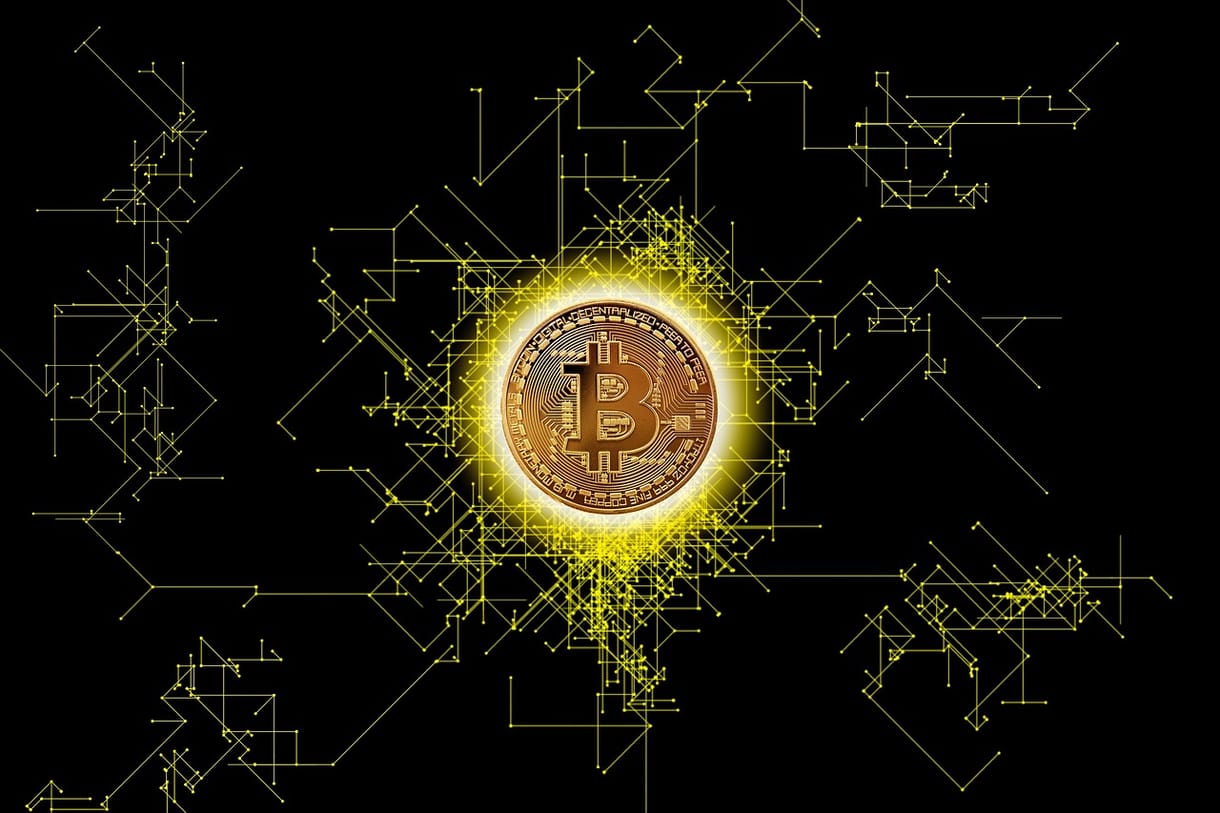 Rekordot döntött a bitcoin, miközben Trumpnak áll a zászló Amerikában