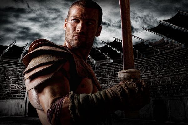 Véresen és mocskos szájjal érkezik hazánkba a híres gladiátor