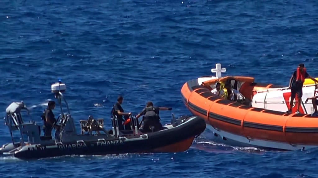 Akár 15 év börtön is várhat Matteo Salvinire a migránsperben