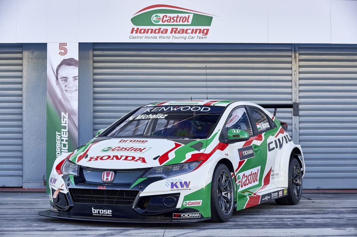 Bemutatták Michelisz Norbert új versenygépét – fotók
