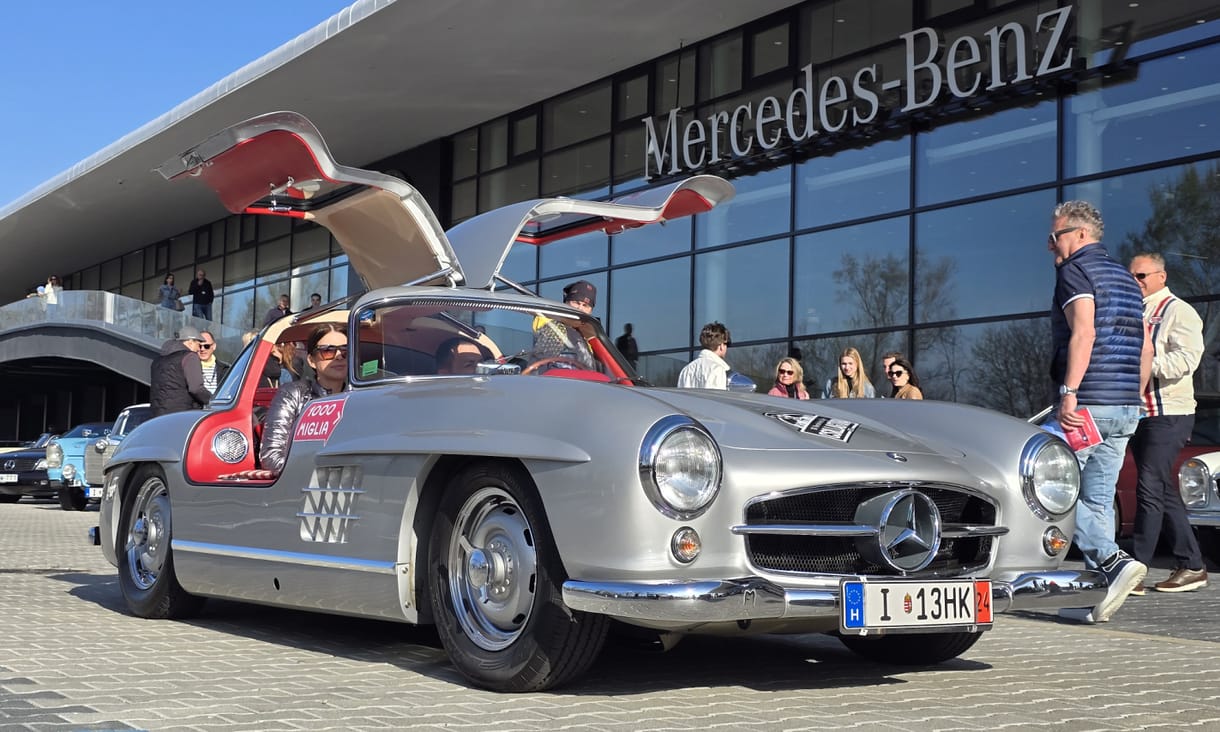 7 személyes régi dízel kombitól a milliárdos sirályszárnyas kupéig: a Mercedes Csillagtúrán versenyeztünk