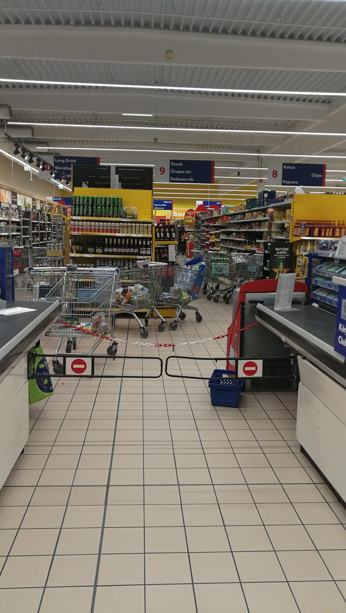 Tájkép Tesco-csata után - fotó