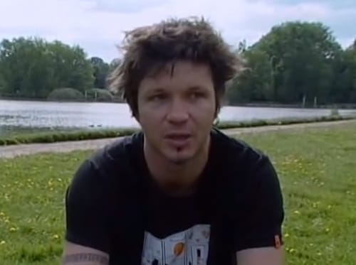 Nem kérik számon a francia rocksztáron magyar felesége öngyilkosságát