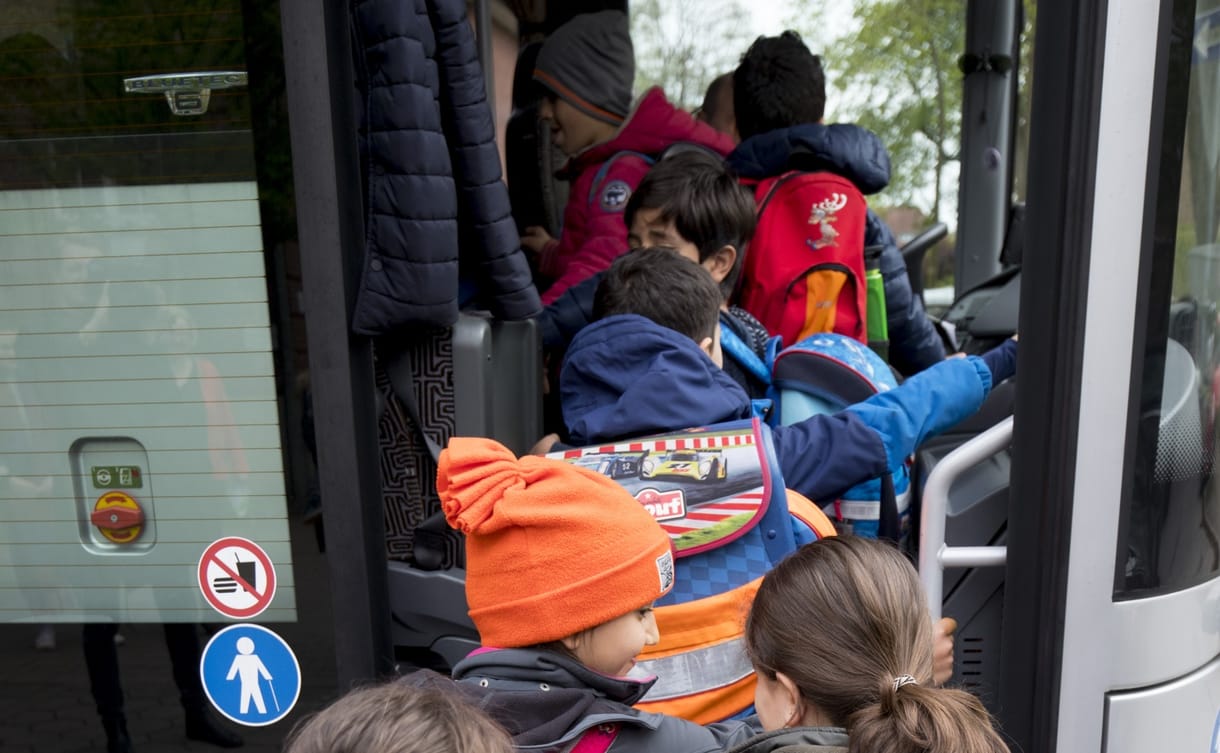 Szülők akadályozták meg, hogy jogsi nélkül vezesse a buszt külföldi kirándulásra