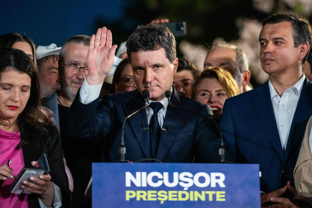 Nicușor Dan vezet az első exit pollok szerint a román elnökválasztáson