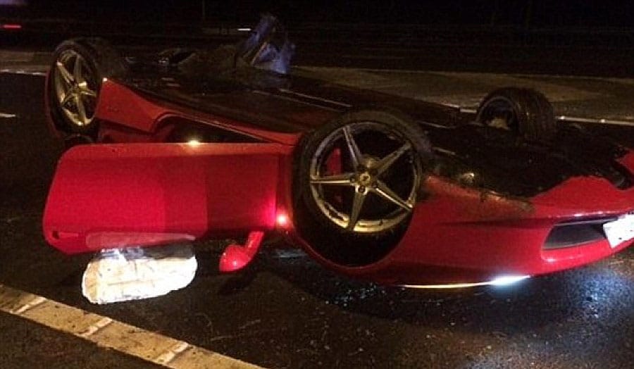 Így kell a tetejére borítani egy Ferrari 458 Italiát