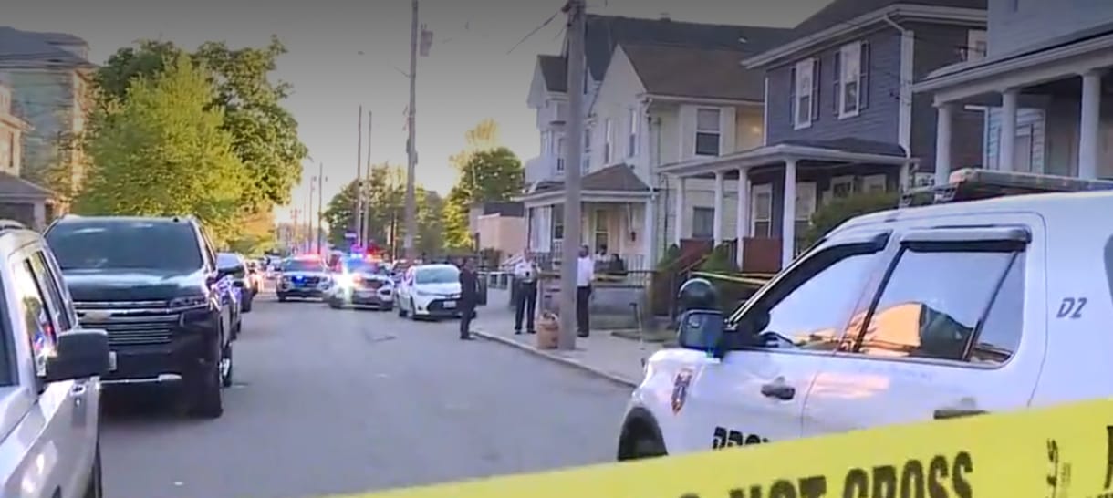 Fiatalok nyitottak egymásra tüzet Rhode Island fővárosában