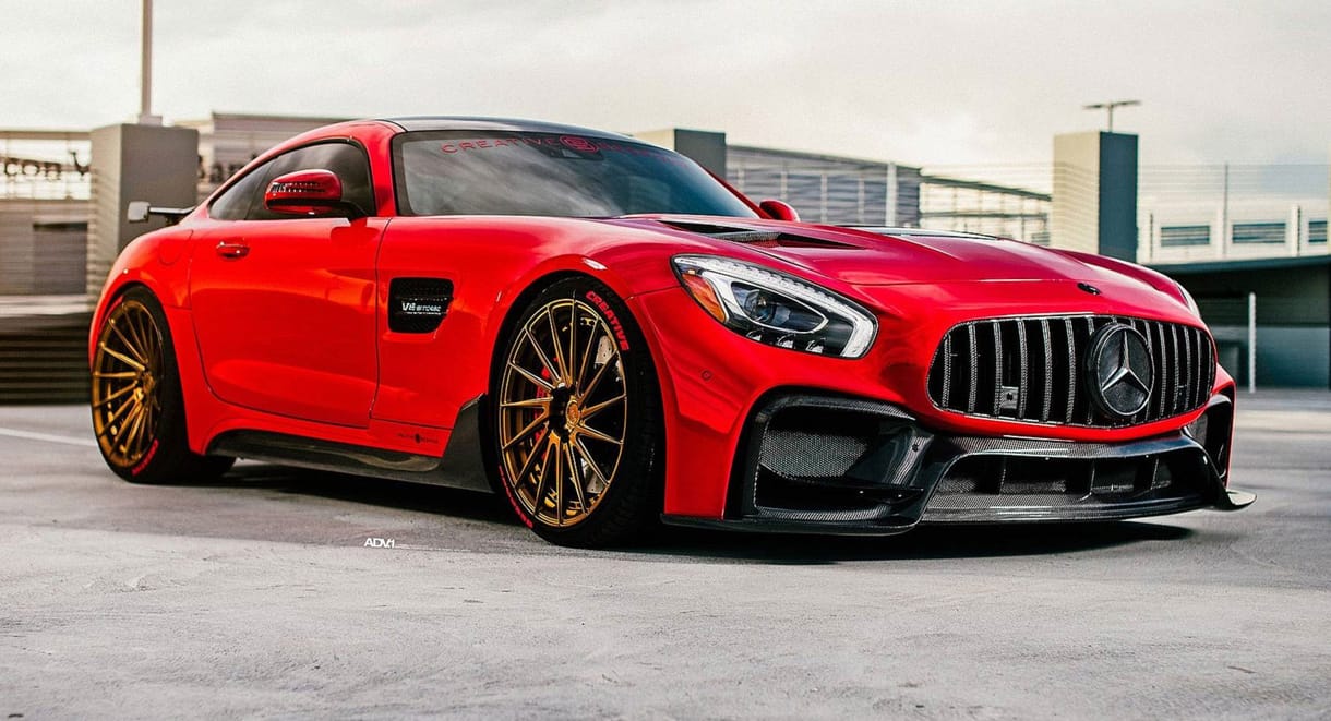 Vörös ördög ez a 622 lóerős Mercedes-AMG GT 