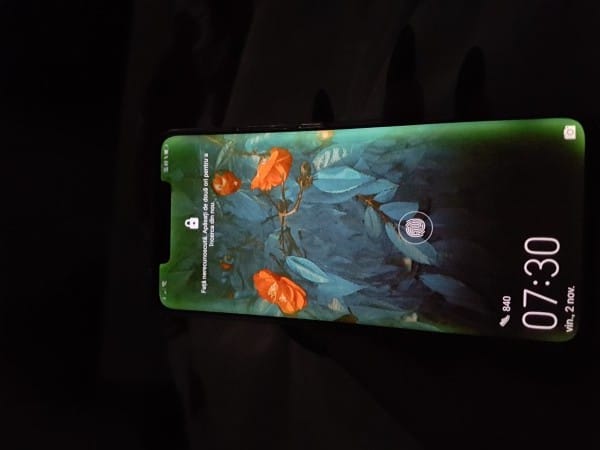 Furcsa gond van a Huawei legjobb telefonjának képernyőjével