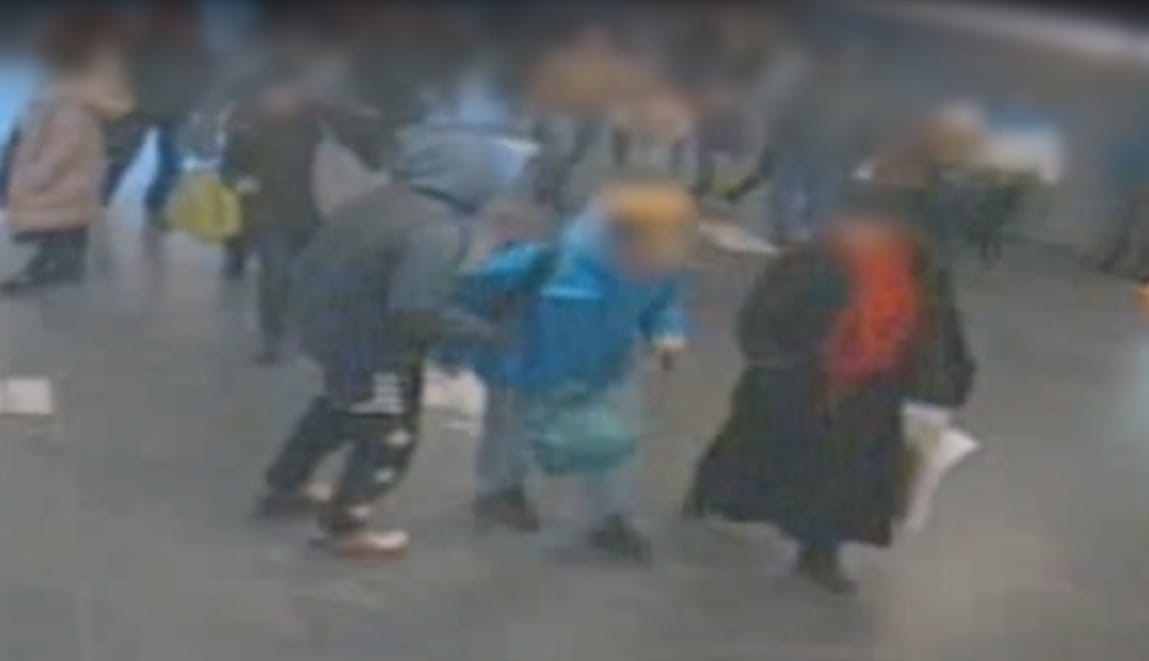 Agresszív kéregető áldozatait keresi a rendőrség – videó